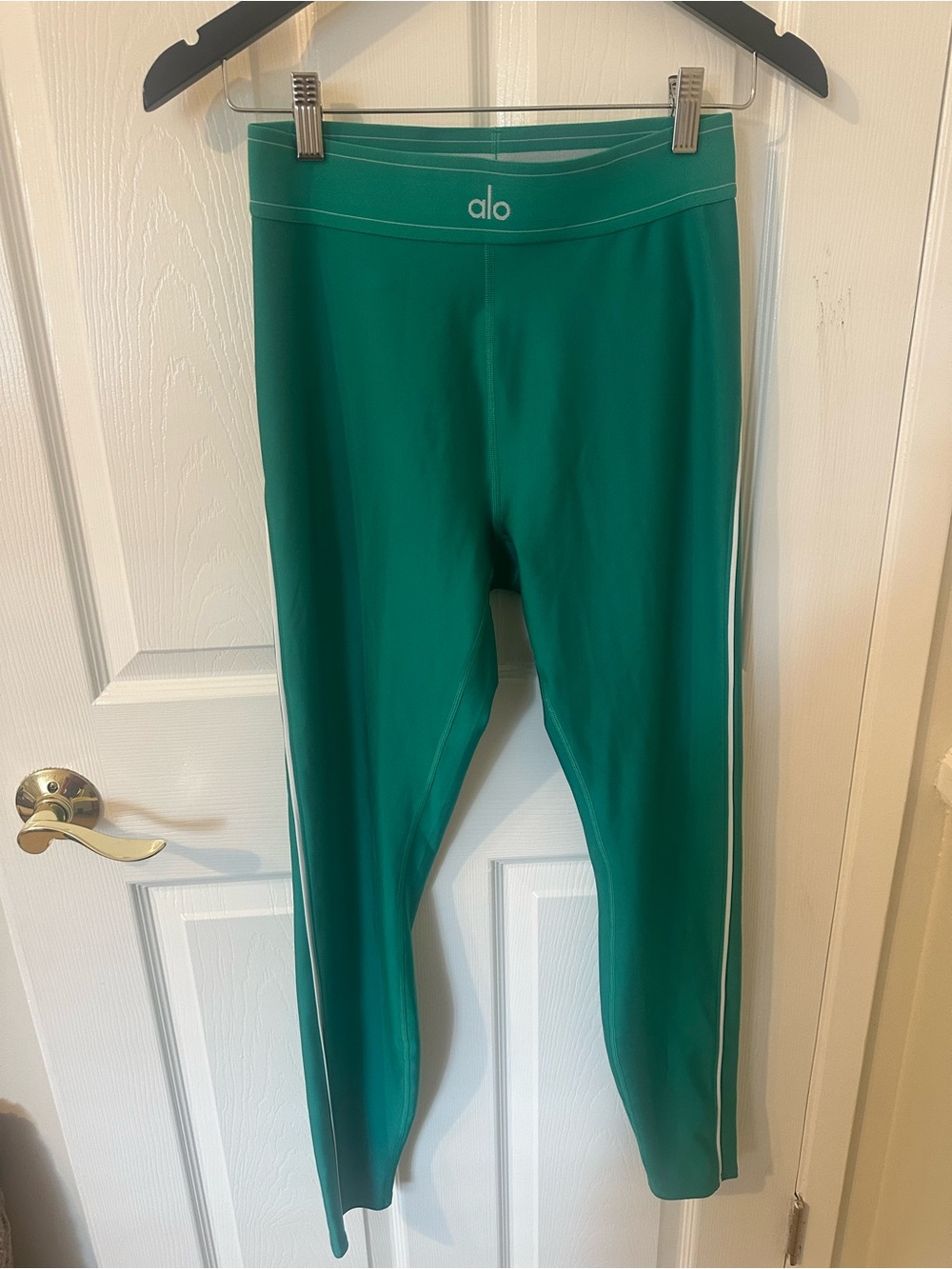 ALO Yoga Emerald Green Leggings with White Side Stripe